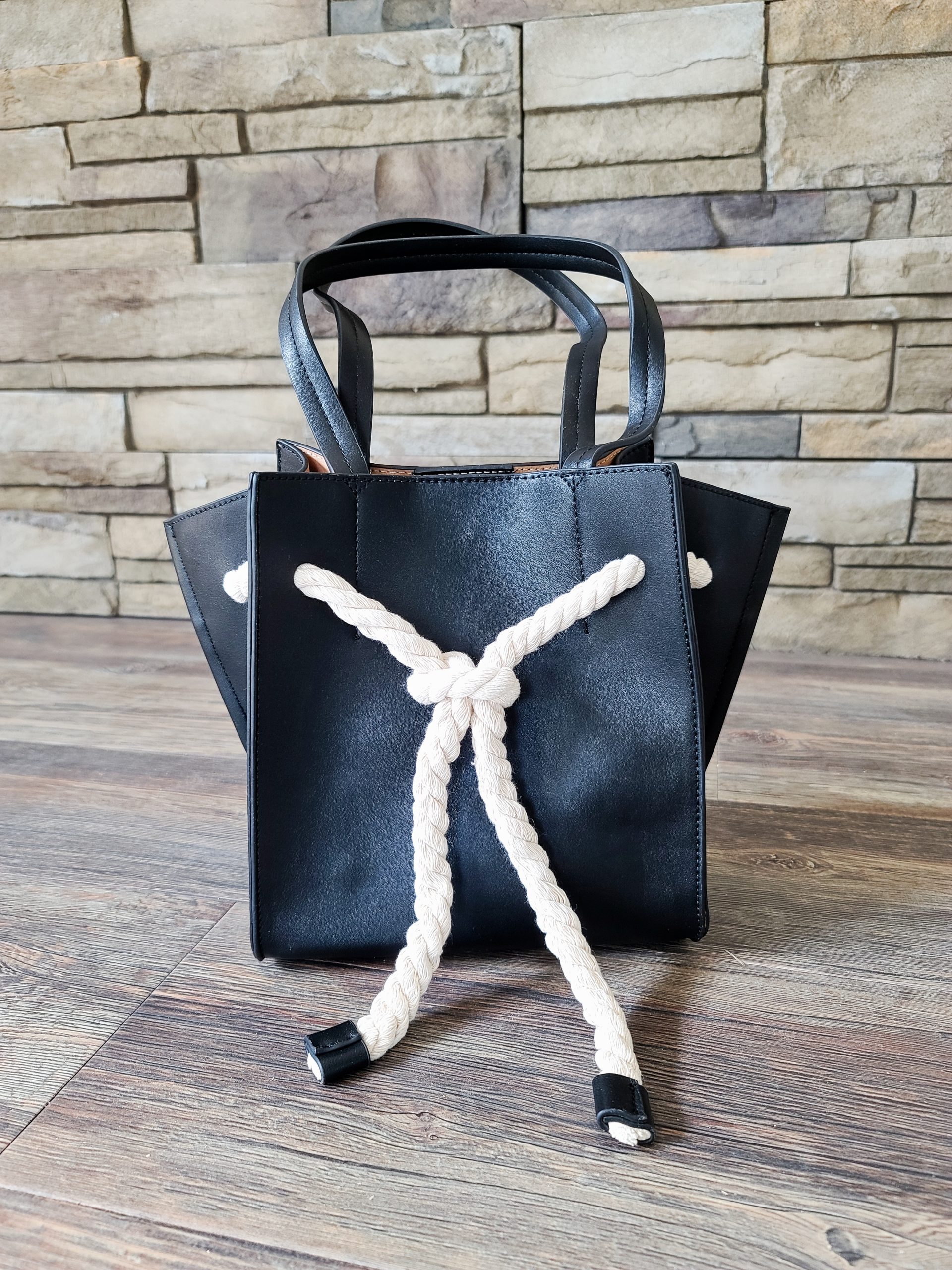 Nerrisa Shoulder Bag