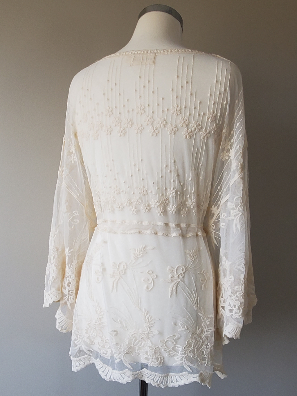 Bentley Lace Kimono - Image 5
