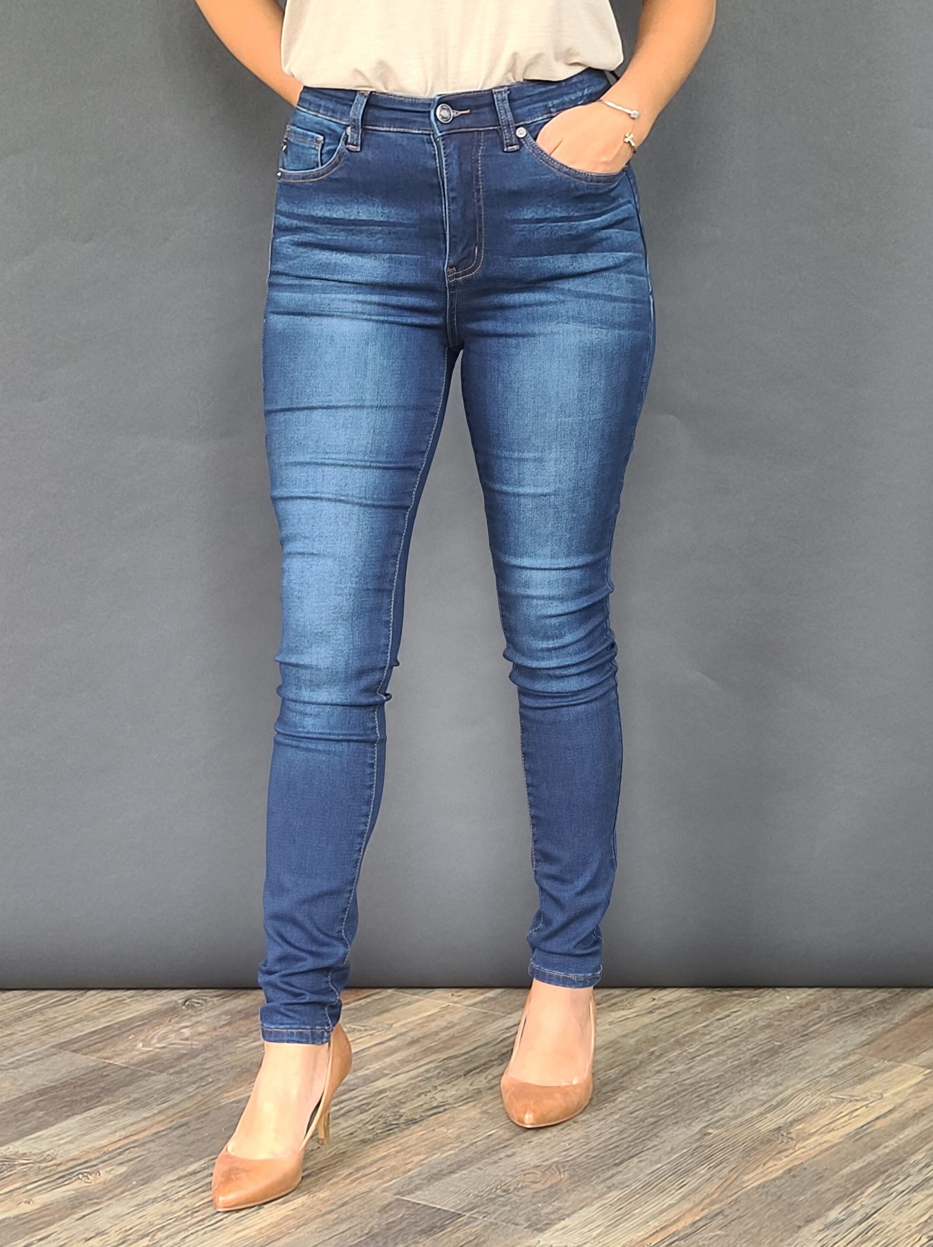 Jolie Super High-Rise Cropped Skinny Jeans - Kenz Boutique